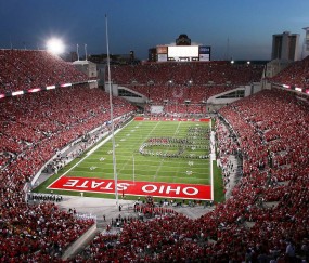 开云体育官方网站-赛道上的毫秒之争，红牛险胜索伯，维斯塔潘再破历史纪录