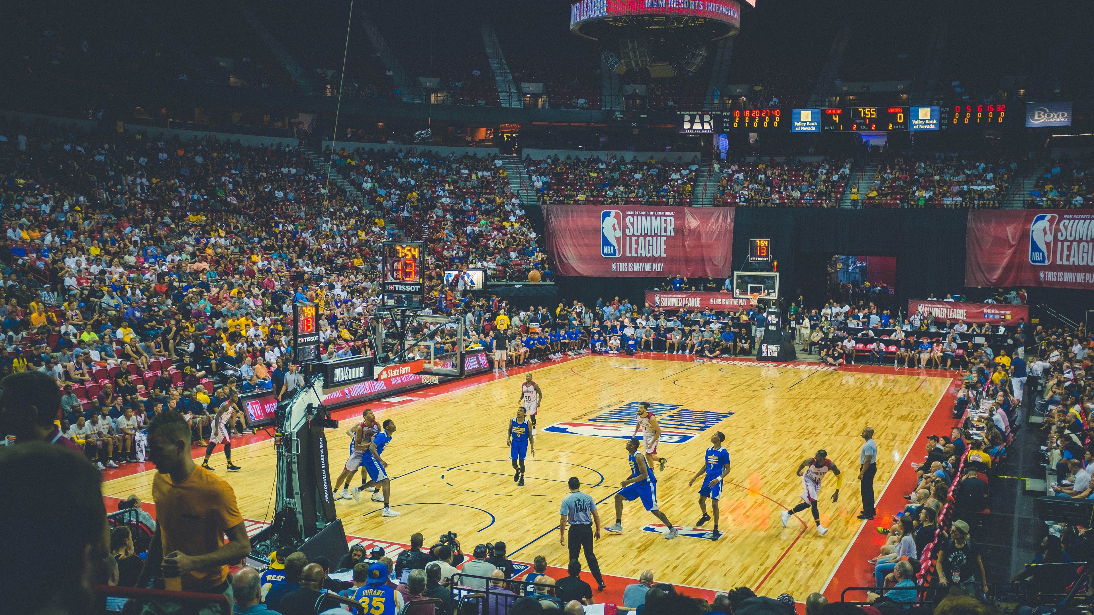 爱德华兹巨星时刻，热火对阵湖人，新王当立