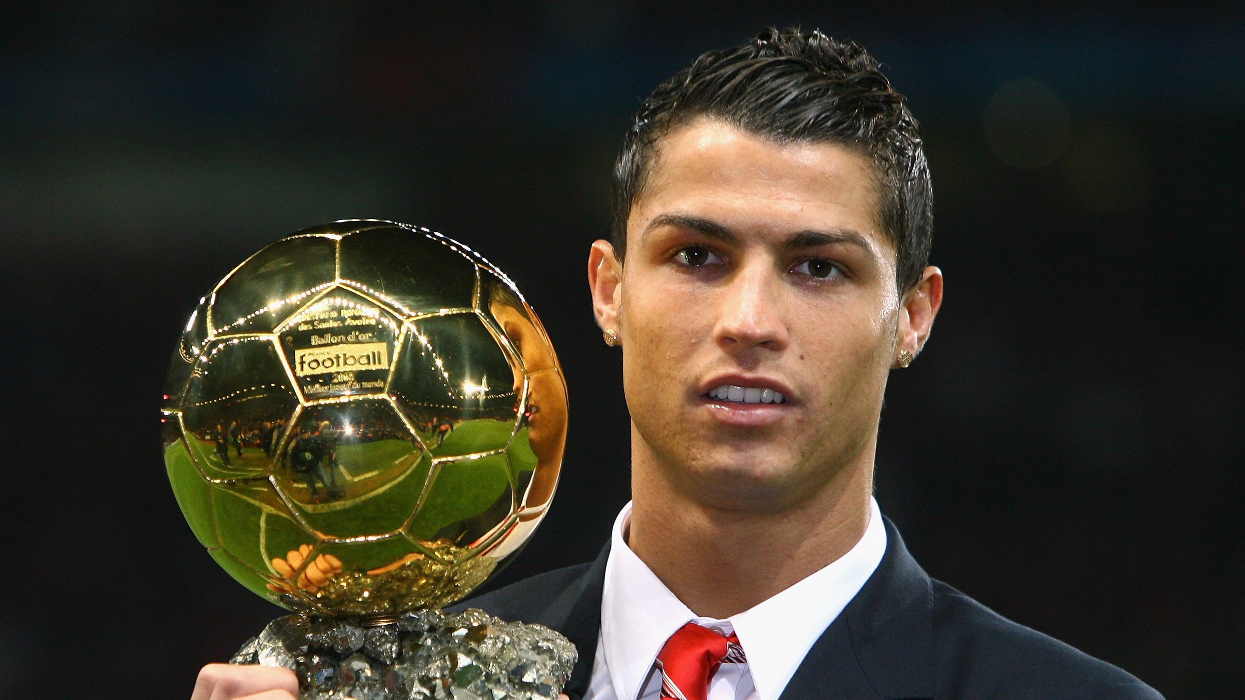 波斯铁骑对决银河战舰，当凯塞多的降维打击撕碎足球次元壁