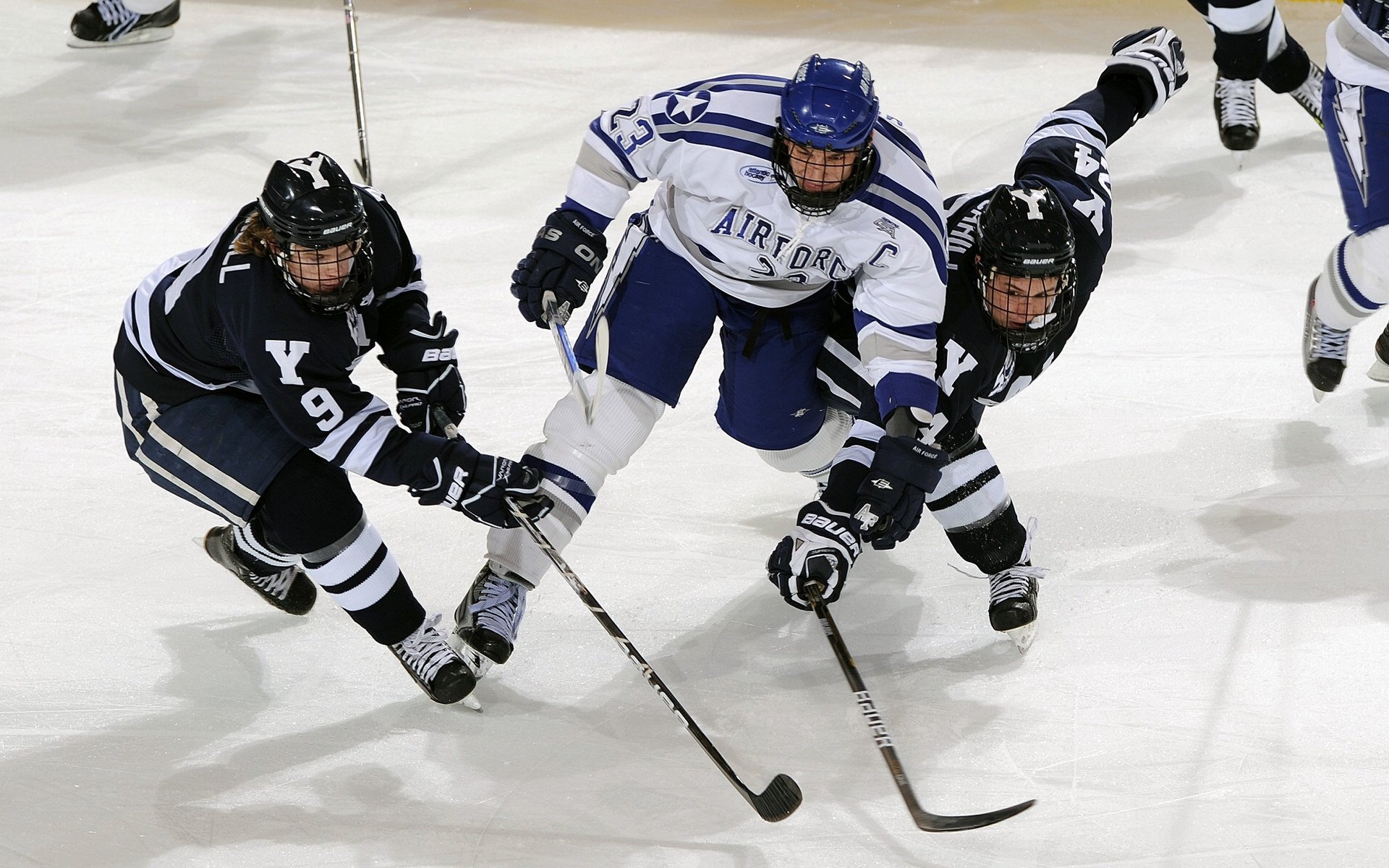 暗夜极速，巴尔韦德在F1街道赛的绝对主宰